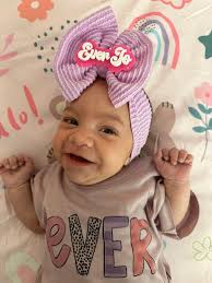 Happy Girl in her new Gumdrop Forrest house ❤🐱🎁🎄