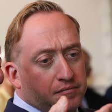 Alexander Woolfson (@DasWoolf)