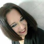 Ele Draher's Instagram, Twitter & Facebook