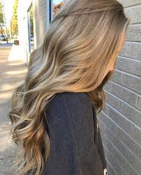 While highlights are more natural and discreet, hair streaks are the complete opposite. Light Caramel Hair Color Natural Hair Color Ideas Ecemella