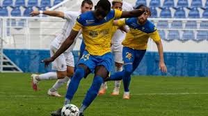 Played on sunday 5th april 2020 tables, statistics, under over goals and picks. Estoril Cova Da Piedade 5 1 Canarinhos Vencem Com Hat Trick De Yakubu Aziz 2Âª Liga Jornal Record