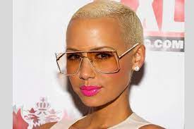 Gaya rambut anda sangatlah mempengaruhi penampilan anda, karena itu jangan menganggap remeh nilai dari gaya rambut. Berani Tampil Beda 7 Artis Ini Pilih Gaya Rambut Botak