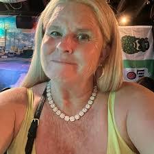 Debbie Engstrom's Instagram, Twitter & Facebook