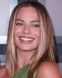 Margot at the 13th Governors Awards in Los Angeles 11/19/2022  #margoteliserobbieofficial #margoteliserobbie #MargotRobbie  #margotrobbiepremiere #margotrobbiefanpage #margotrobbieredcarpet  #margotrobbie❤️