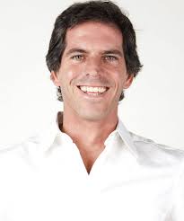 Agência FB: Perfil: Alec Oxenford