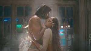 Most Romantic Kissing Scene Compilation | Ram-Leela, 3G, Aligarh - YouTube
