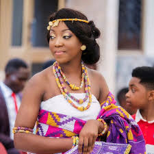 Pin By Mimi Naarttey On Kente Styles African Wedding Dress African Wedding Hairstyles Ghana Traditional Wedding