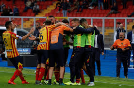 Pronostici 1x2, meno/piu 2,5 nella partita e risultato finale esatto. Lecce Calcio Oggi Il Volo L Elicottero In Volo Verso Lecce