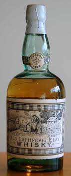 Pin By Adayneris On Whisky Drinking The Night Of The Universe Laphroaig Whisky Bottle Single Malt Whiskey