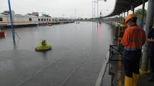 Lowongan kerja semarang freelance ini sangat cocok bagi anda yang mempunyai pekerjaan utama, dimana anda bisa menambah penghasilan selagi anda melakukan kegiatan utama anda. Daftar Perjalanan Kereta Api Yang Terganggu Imbas Banjir Di Stasiun Semarang Informasi Seputar Cirebon Raya