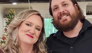 Nicole Utter's Instagram, Twitter & Facebook