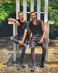 Calema é uma dupla músical de irmãos de são tomé e príncipe, com origem em portugal, formada pelos dois irmãos antónio mendes ferreira (5 de abril de 1992) e fradique mendes ferreira (19 março de 1987). Antonio Mendes Ferreira Home Facebook