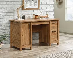 Pin By Idil Su Goktan On Berlin In 2020 Computer Desk Desk Desk Essentials