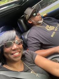 Mickey Ellis (@kissbuttwife) • Instagram photos and videos