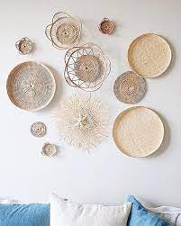 een natuurlijke look in huis met riet aan de muur kan je kopen in de winkel maar is ook leuk om zelf te maken in 2020 muur mand muur huis ideeen decoratie
