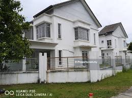 I was jogging the the park i saw the house owner from 28,jalan 32/147g damai residences kemuning utama,digging a few hole to plant their favourite plant in. Damai Residence Kemuning Utama Shah Alam Kota Kemuning Corner Lot 2 Sty Terrace Link House 4 Bedrooms For Sale Iproperty Com My