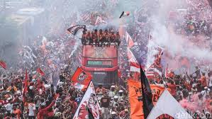 Kepastian tersebut didapat setelah manchester united tumbang di kandang. Liga 1 2018 Persija Juara Persib Dihukum Tapi Diringankan