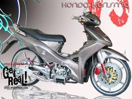 Modifikasi motor bisa menjadi sebuah hobi yang sangat bagus dan menghasilkan uang, ney contoh nya modifikasi motor kawasaki ninja rr yang di modifikasi untuk kontes, modifnya pun cukup bagus dan rapi. 32 Variasi Motor Honda Karisma Inspirasi Terbaru