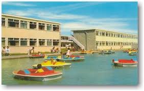 Camber Sands And Pontin S In The 1970s Would Have Been Super Cool If It Was Like This The 11 Years I Had Been Seaside Holidays Postcard Camber Sands