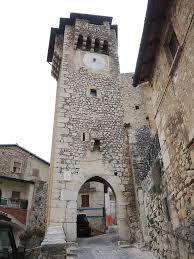 In the heart of abruzzo ideal for relaxation and mountainsapartment renovated in 2014, with balcony overlooking castel camponeschi.pochi km from. Torre Dell Orologio Fontecchio Aq Regione Abruzzo Dipartimento Sviluppo Economico Turismo