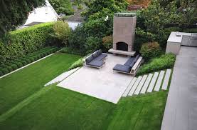 How to make concrete garden projects like concrete planters and stepping stones. Outdoor Steps Grade Change Concrete Steps With Grass Allworth Matthew Murrey Design