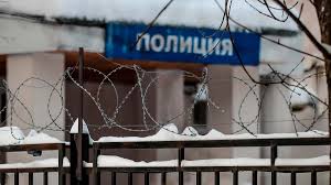 Несогласованная акция протеста проходила на пушкинской площади, полиция жестко задерживала участников митинга. M7lj4n0vzonc9m