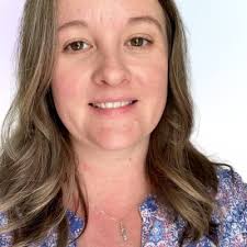 Rena Hatch's Instagram, Twitter & Facebook