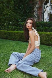 Pin On Emily Ratajkowski