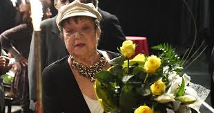 A start plusz vendége csűrös karola színművész. Ma 81 Eves Mindenki Etusa Csuros Karola Startlap