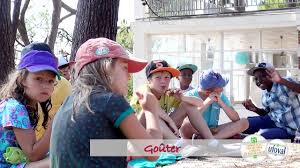 Cependant, cela ne signifie pas étouffer les enfants dans un groupe de 50 enfants pour ne plus se retrouver par la suite. Colonies Ufoval