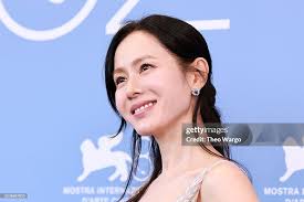 Nhan sắc tuổi 43 của Son Ye Jin dưới ống kính hung thần