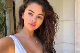 Selena gomez was born with the name selena marie gomez on july 22, 1992, in grand prairie. Selena Gomez Explained The Release Of Boyfriend During The Coronavirus Crisis