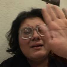 Robert Eisan's Instagram, Twitter & Facebook