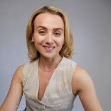 Aimee Barrett's Instagram, Twitter & Facebook