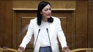 Dafnh Karabokyrh Gia Neyrikh Anore3ia Ekana Emetoys Kai Aytotraymatizomoyn