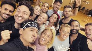 Mai 2020 kathrin menzinger (31), die dieses jahr mit schauspieler tijan njie (28) bei let's dance teilgenommen hat, konnte aufgrund der aktuellen lage ihren freund max boas nicht besuchen. Promiflash Telegram
