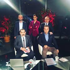 Hdp, eski eş genel başkanı selahattin demirtaş'a atfen 'uydurma' ifadeler yazmakla suçladığı hürriyet yazarı abdulkadir selvi'den özür bekliyor. Hande Firat On Twitter Perde Arkasina Hazir Misiniz Abdulkadir Selvi Trump Tan Twit Bekliyor Abdulkdir Selvi Gurkanhacir Nevzatcicek Erdemmgul Https T Co 7ytfd6hzgm