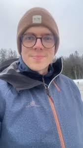 Julhälsning från Emanuel som är ledamot i SKU Värnamo.