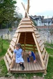 Make A Pallet Tee Pee Love This Projetos De Madeira Recuperada Artesanato Com Paletes Ideias De Quintais