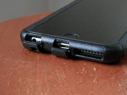 Hold the left and right ends of the case firmly using your thumbs and your first two fingers. Otterbox Iphone Cases Shootout Which One Should You Get