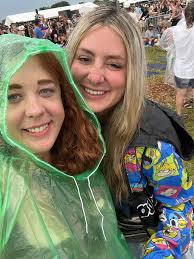 NATIONAL: A group of friends helped save a woman's life after a rare  medical emergency during a beloved holiday light event. MORE⬇️