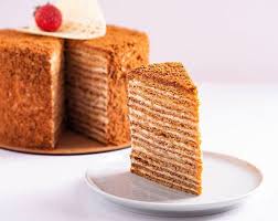 Medovik Tort Rusesc Cu Miere Pastry Workshop Recipe Honey Cake Recipe Russian Honey Cake Honey Cake