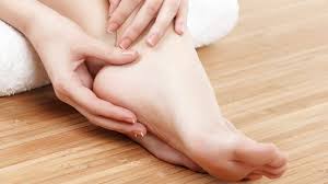 как избавиться от трещин на пятках с помощью глицерина Treshiny Na Pyatkah Ot Chego Voznikayut I Kak Lechit Narodnymi Sredstvami Mazi