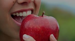 Vitamers) that is an essential micronutrient which an organism needs in small quantities for the proper functioning of its metabolism. Vitamine Zahngesundheit Fur Ein Gesunderes Lacheln Ottonova
