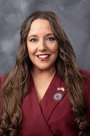 Aura Dunn's Instagram, Twitter & Facebook