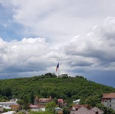 Danas se u centru slatine nalaze bazeni sa ljekovitom vodomm koju, u okviru banje, koristi i renovirana bolnica sa nasavremenijom opremom. Slatina Doar Pentru Slatineni Home Facebook