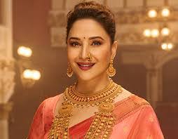 Ina Santos's Instagram, Twitter & Facebook