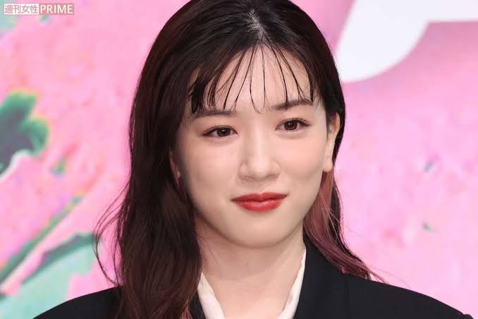 永野芽郁、主演映画の舞台挨拶で涙も「泣きたいのは田中圭の奥さん」「演技にしか見えない」大ブーイング | 週刊女性PRIME