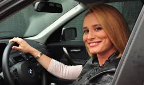 Detaliul neştiut până acum despre soţul loredanei groza. Sotul Loredanei Groza A Plecat Din Pro Tv Si Acum Face Misto Crunt De Andreea Esca Vezi Aici Cum O Ironizeaza Pe Stirista Wowbiz