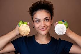 Lauren Hefner's Instagram, Twitter & Facebook